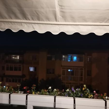 Bloom Box Apartments Craiova Exteriör bild