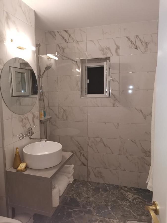 Bloom Box Apartments Craiova Exteriör bild