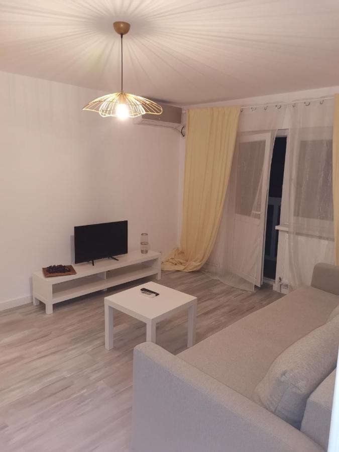 Bloom Box Apartments Craiova Exteriör bild