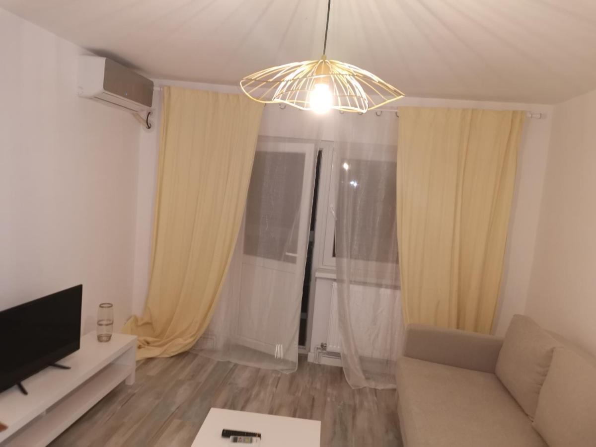 Bloom Box Apartments Craiova Exteriör bild