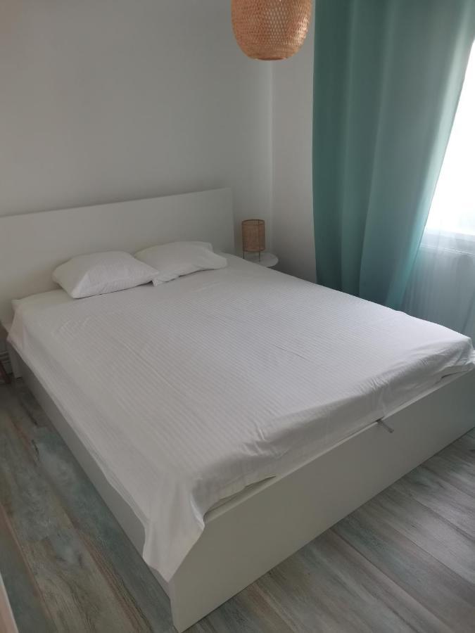 Bloom Box Apartments Craiova Exteriör bild